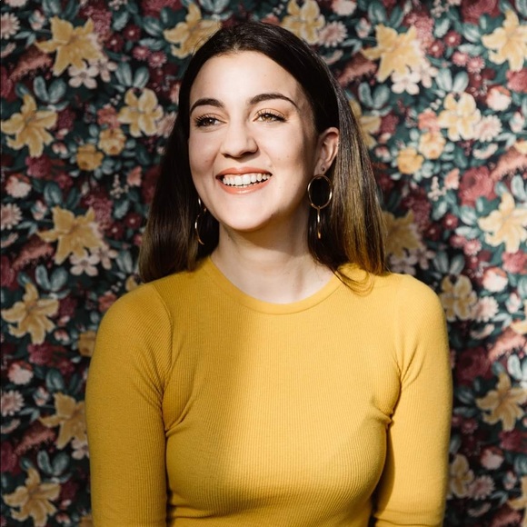 Meet your Posher, Dalia - Picture 1 of 1